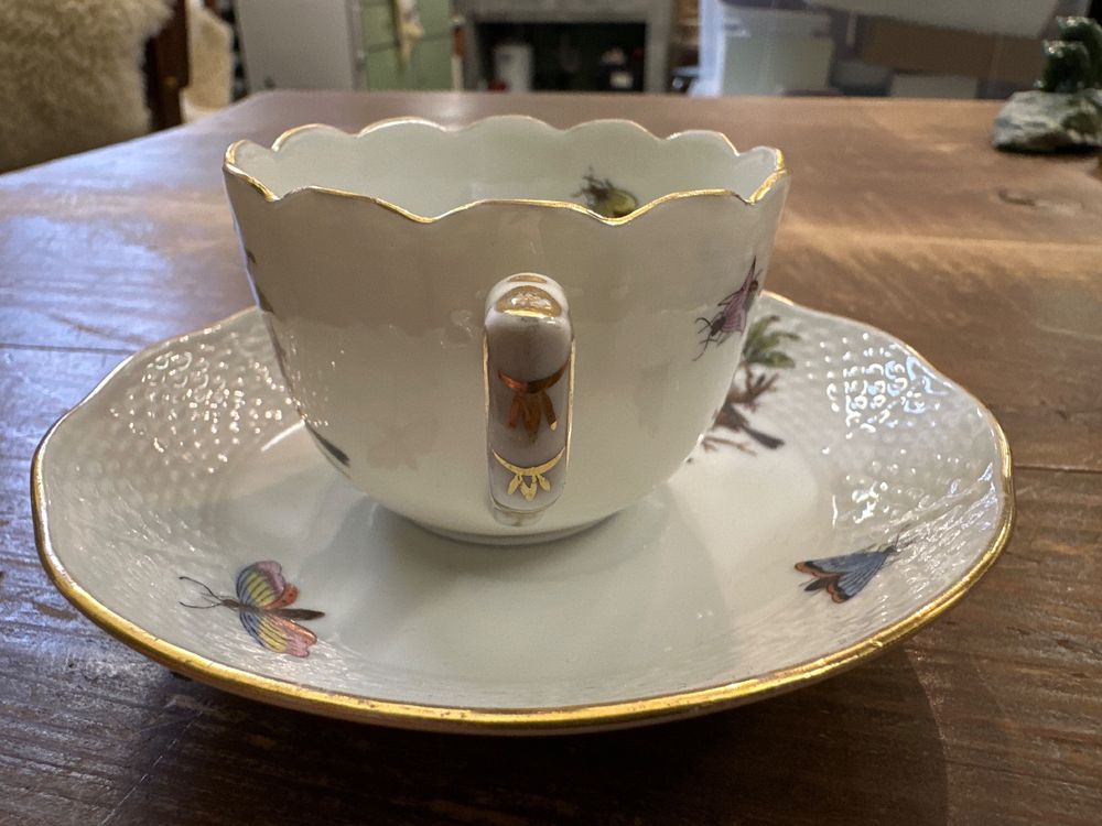 Antiker Weidenkorb Als Übertopf – Mit Teetasse & Untertasse, Ideal Für Kleine Pflanzen Innen & Außen