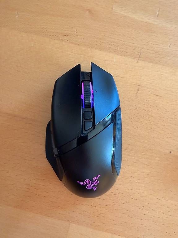 Razer Souris: Pack Razer Gaming  Souris Basilisk Ultimate Wireless – D'occasion à saxon par rey_7cvy