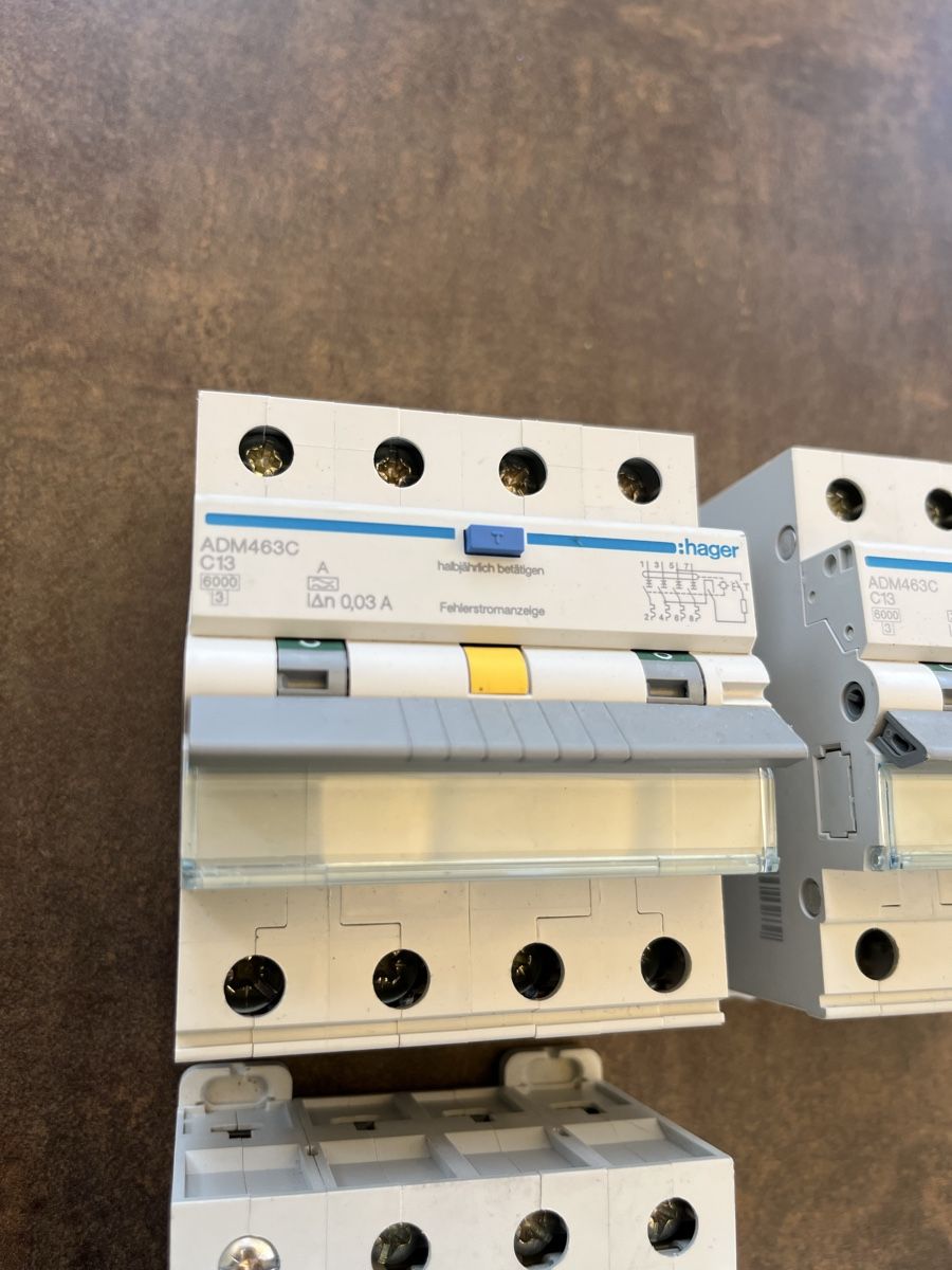Hager Componenti elettronici: 1x Hager Fehlerstromschutzschalter ADM463C C13 – Usato da Würenlos venduto da KLG_3TBs 3