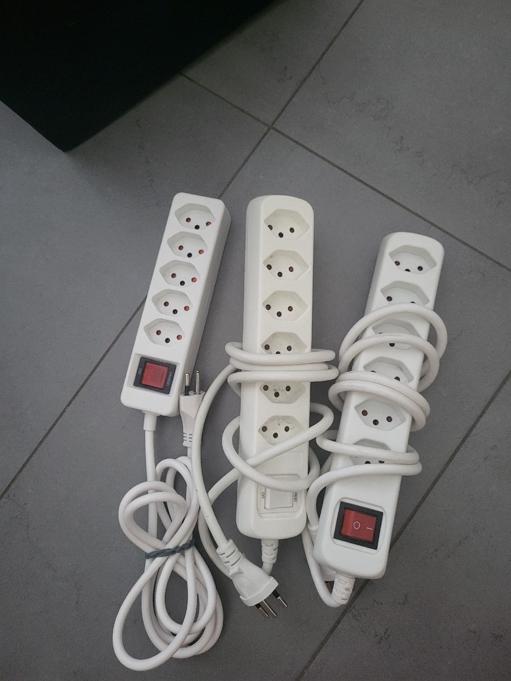 Alimentazione elettrica: 3 Stecklisten – Usato da Nottwil venduto da amb2206