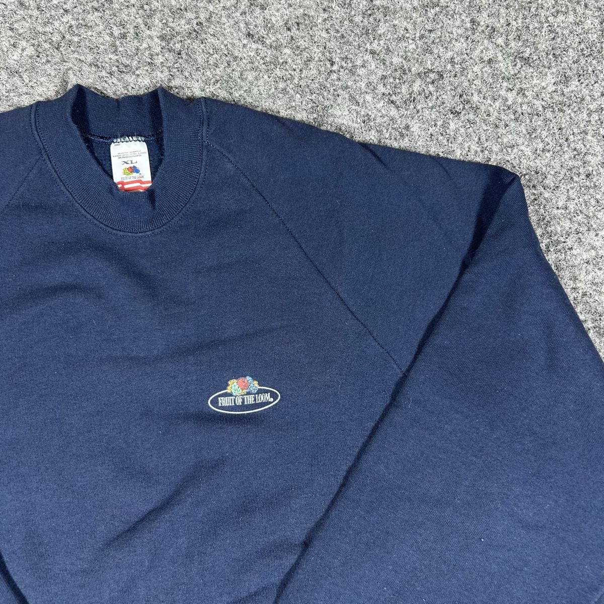 Maglioni & Felpe: Fruit of the loom pullover – Nuovo (secondo la descrizione) da La Sagne NE venduto da Matlasape 1