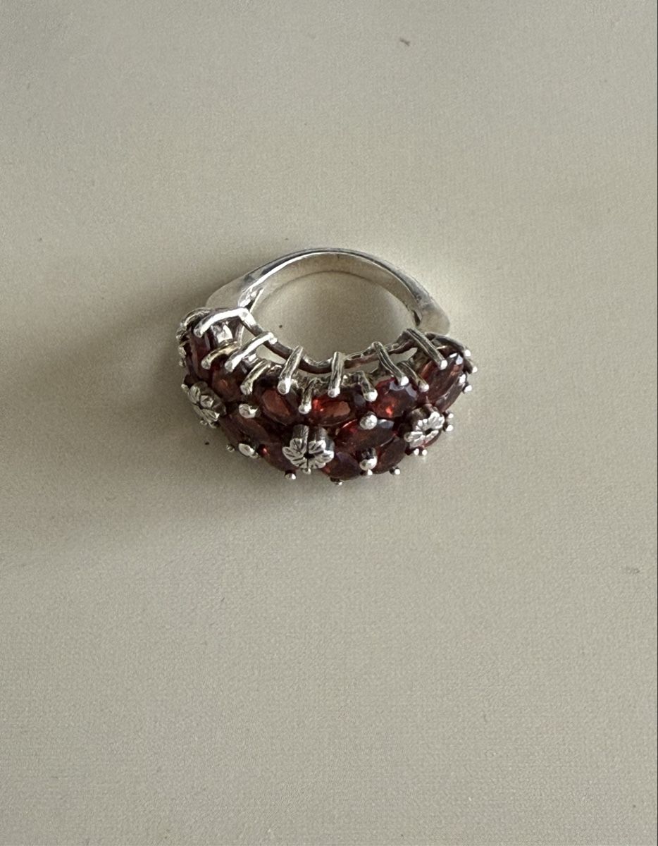 Anelli: Stunning Garnet Gemstone & Silver Ring – Usato da Zürich venduto da DEGU