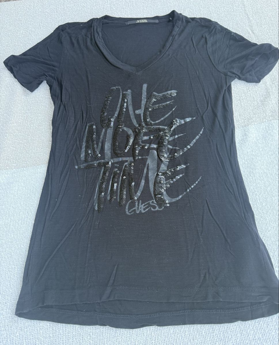 Guess Lots de vêtements: Shirtpaket Guess – D'occasion à Kreuzlingen par nik_d2fj 2