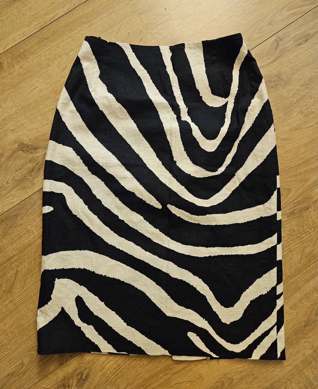 Max Mara Röcke: Max Mara Studio Rock, Zebra Muster, Gr. 34 – Neu (gemäss Beschreibung) aus Rhäzüns von inf_rcj7