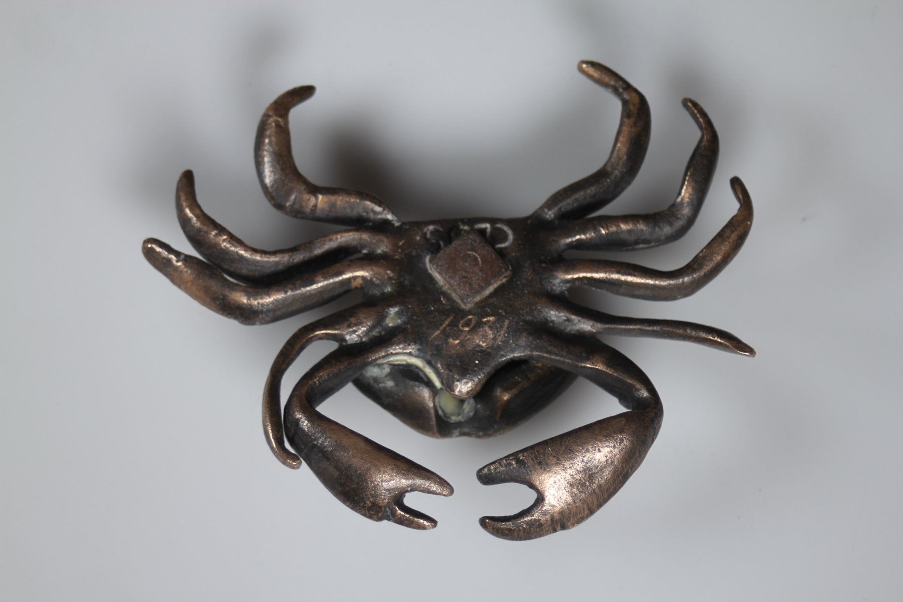 Statuette: Bronze Krabbe signiert CLUS 1931 – Usato da Basel venduto da IRMAundFRED 1