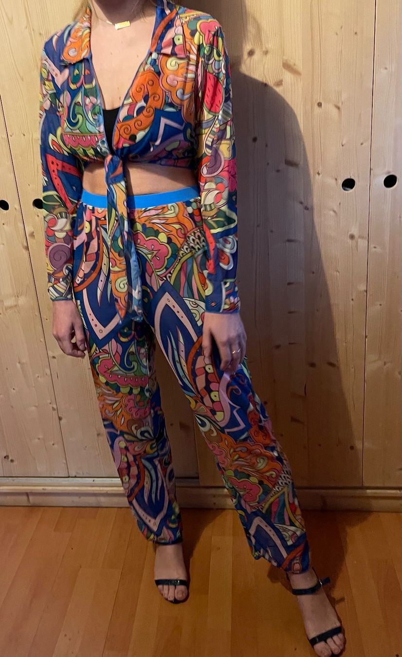 Completi & Tailleur: Costume semitrasparente multicolore M/L – Nuovo e nell'imballaggio originale da Gordevio venduto da LanaZimm 9