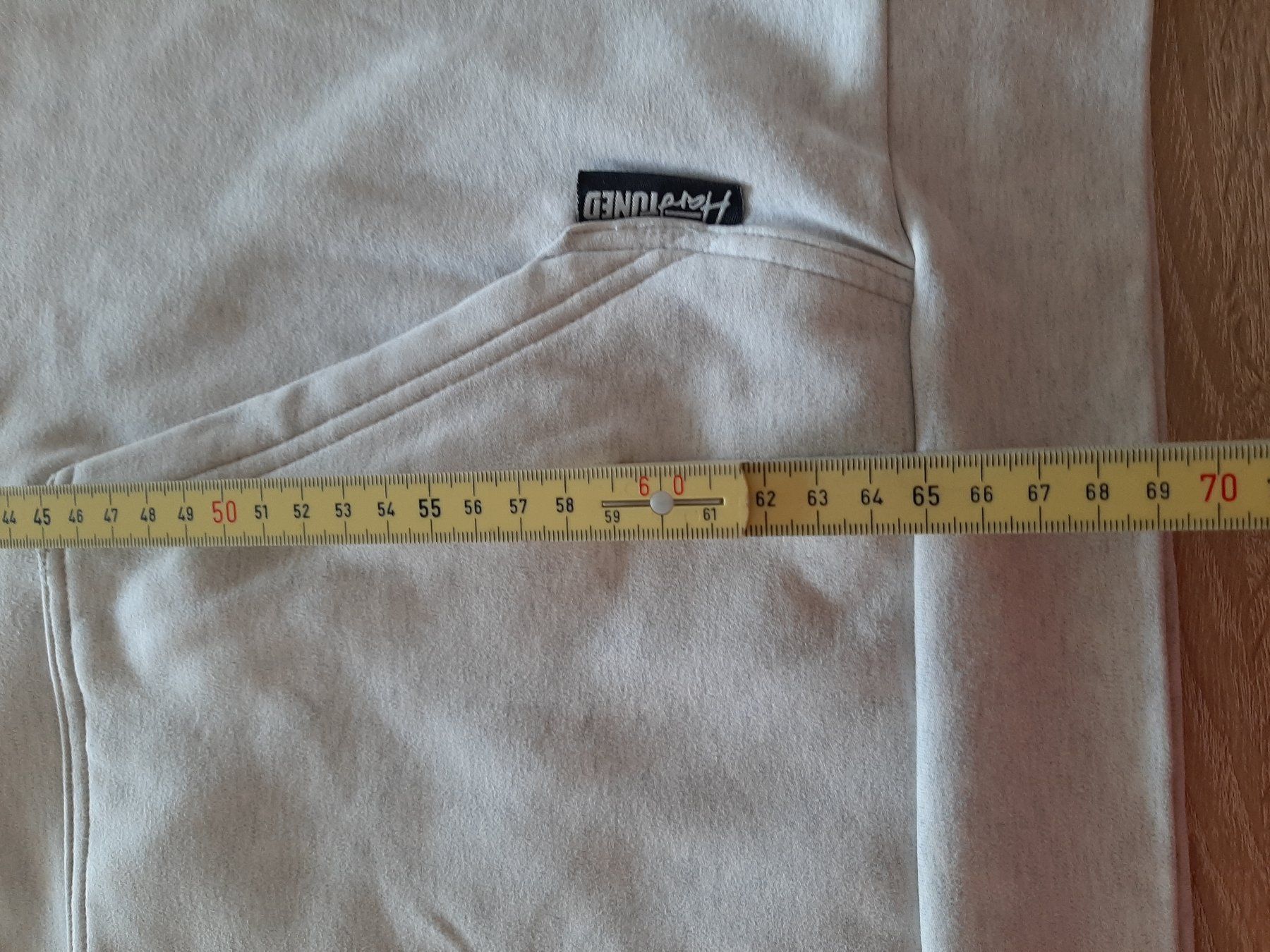 Maglioni & Felpe: Kapuzenpullover Hard Tuned Tokyo hellgrau Gr. XL – Usato da Menziken venduto da Rien1 9