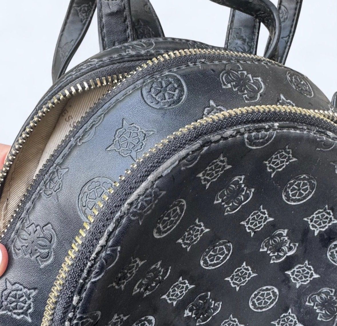 Guess Zaini: Guess mini backpack – Usato da Zug venduto da deelowdent 2
