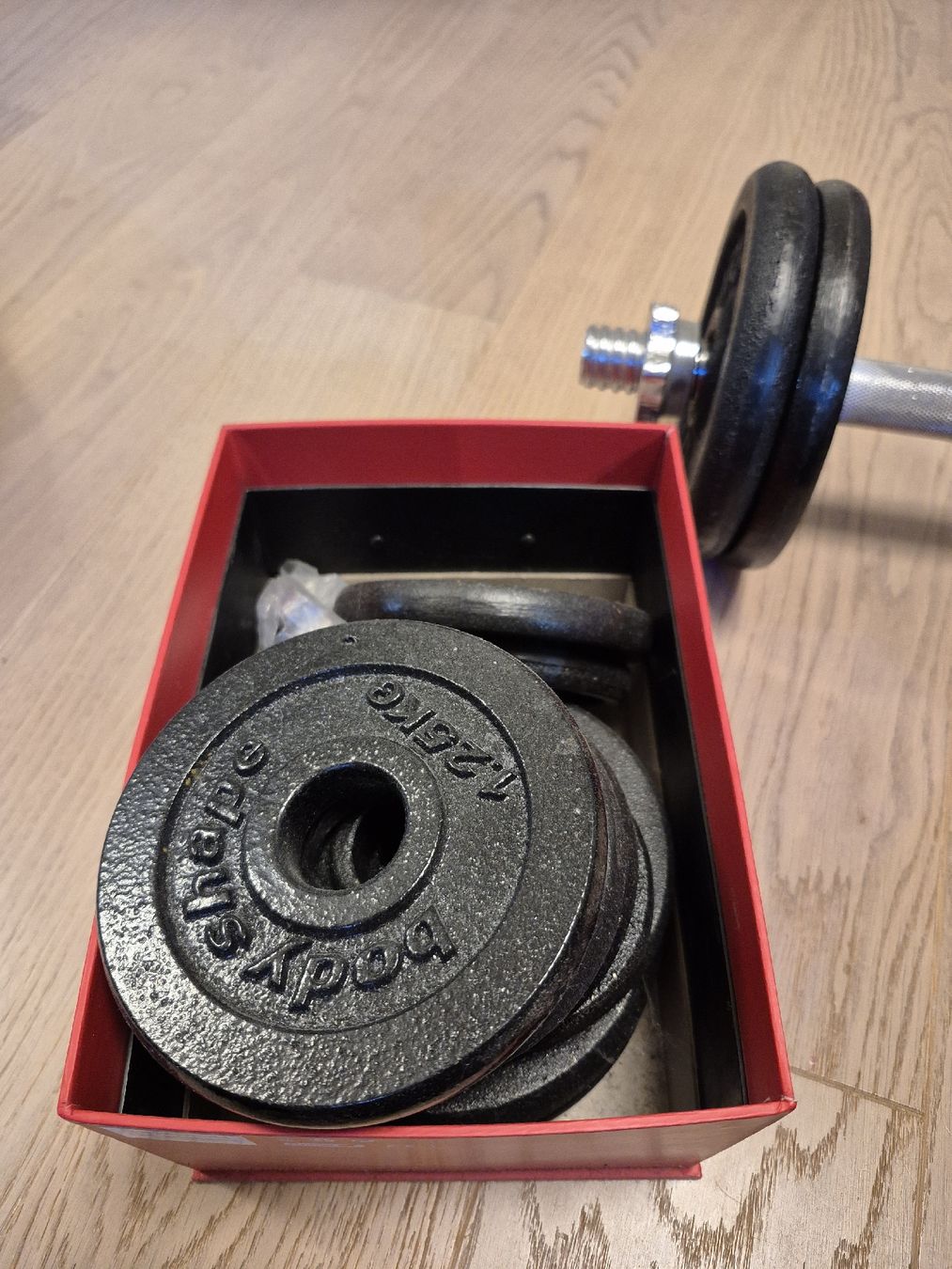 Bodyshape Manubri & Pesi: Bodyshape - Einzelhantel 7kg + 24kg Einzelgewichten – Usato da Sempach venduto da bue_d27g 2