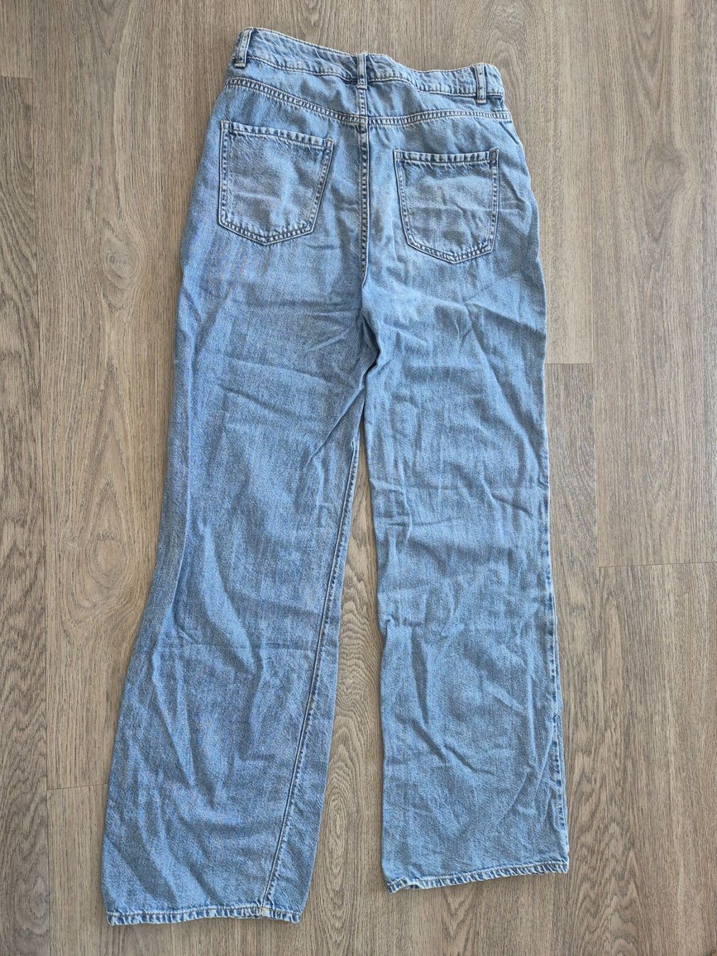 Jeans: Janina Jeans Gr. 36 gerade geschnitten, hellblau – Usato da Eglisau venduto da nicij79 2