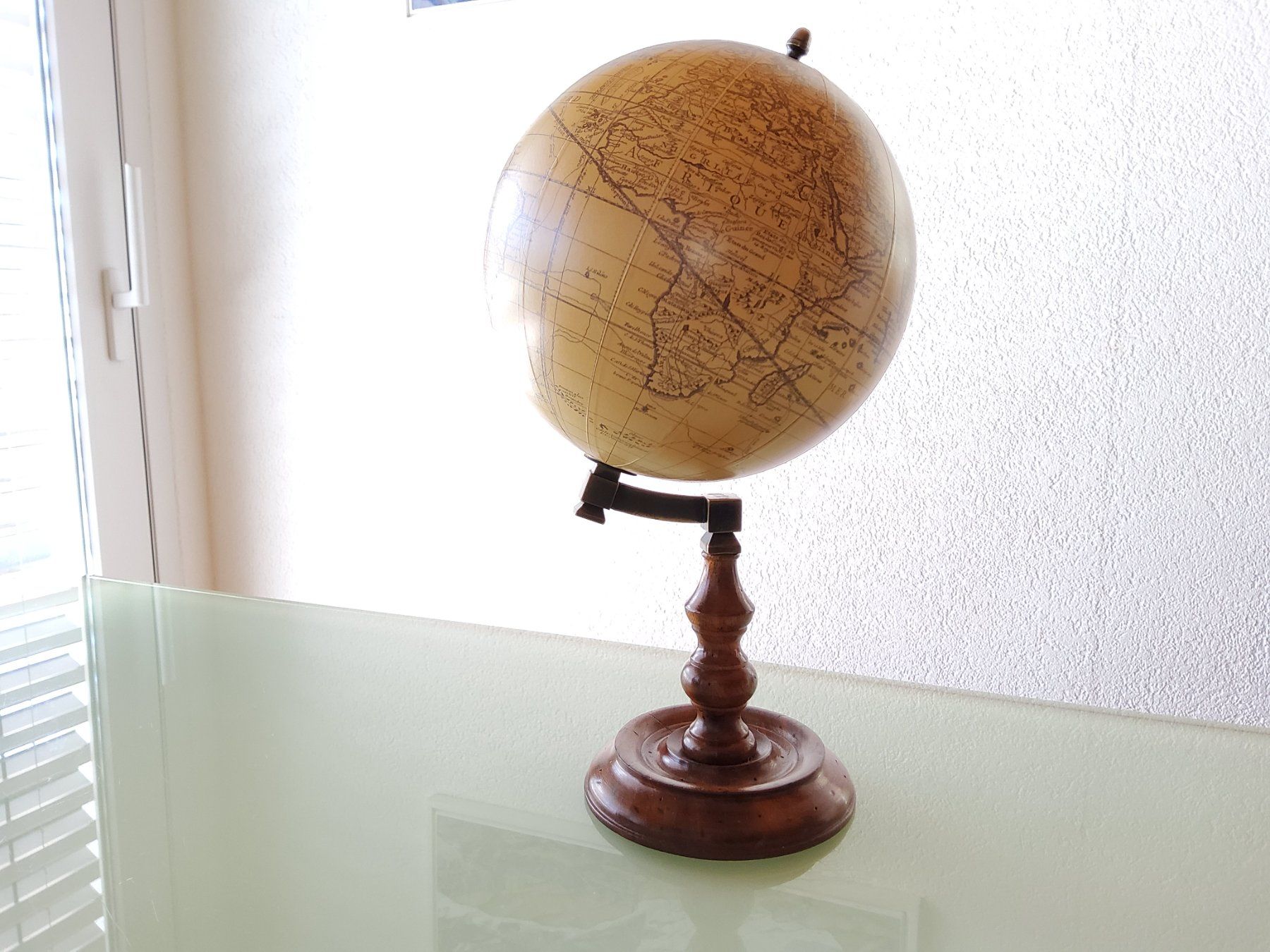 Sonstige Dekorationen & Accessoires: Petit globe terrestre décoratif ancien  – Gebraucht aus Malleray von Broc-Mo
