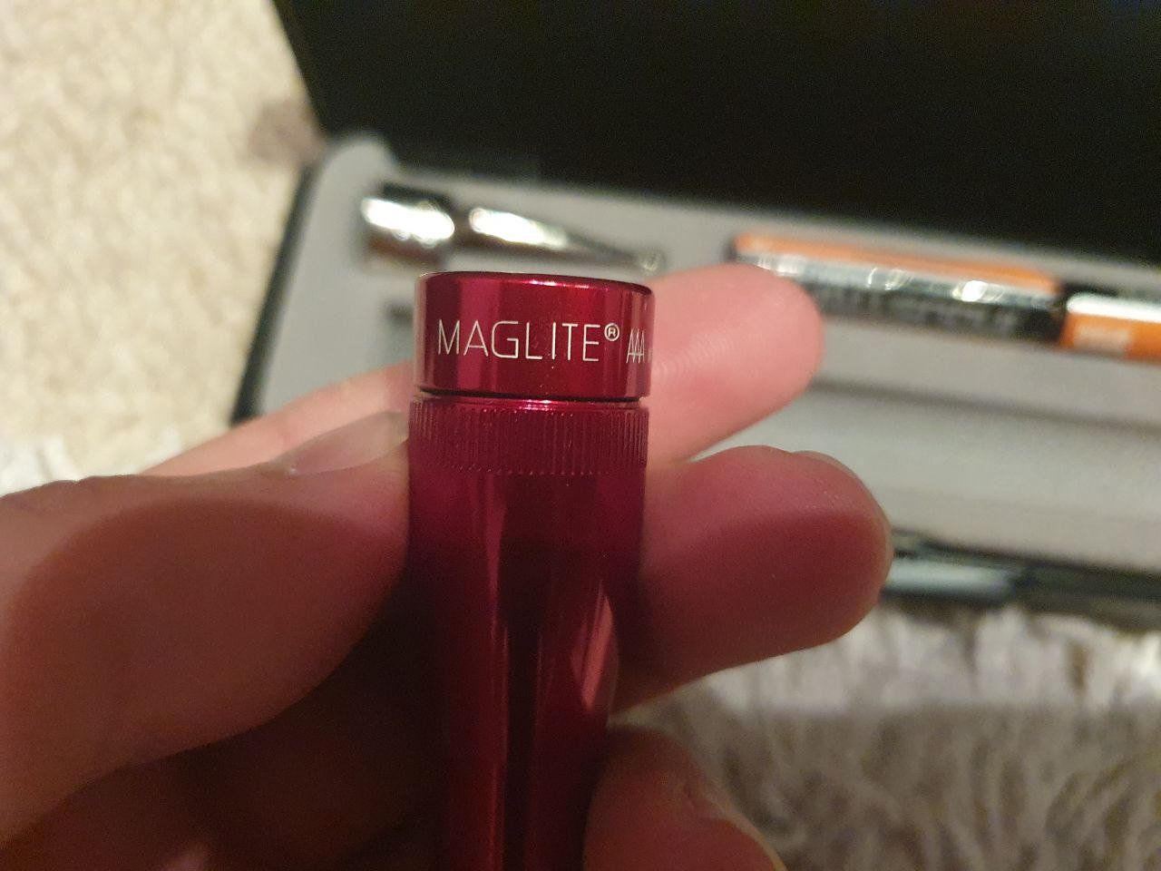 Lampade: Ancienne mini maglite rouge – Usato da Bernex venduto da Mardone 2