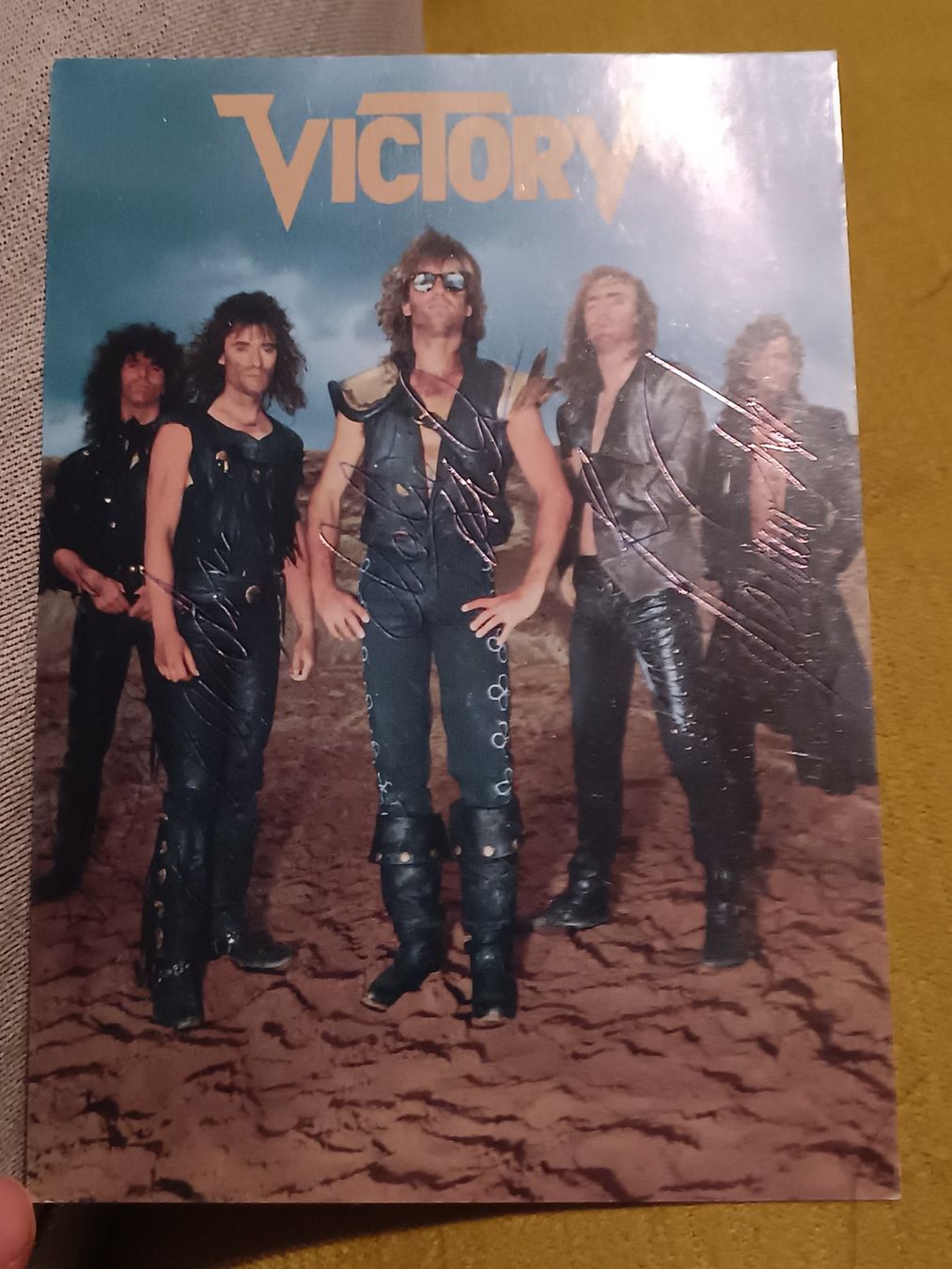 Autografi: Victory - handsigniert – Usato da Menziken venduto da Autogramme
