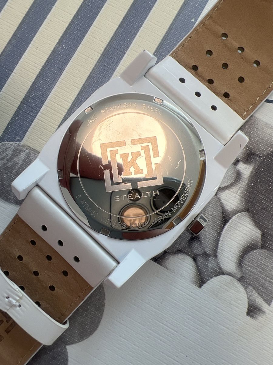 Orologi: Montre cuir blanche K – Usato da Payerne venduto da Kikas 2