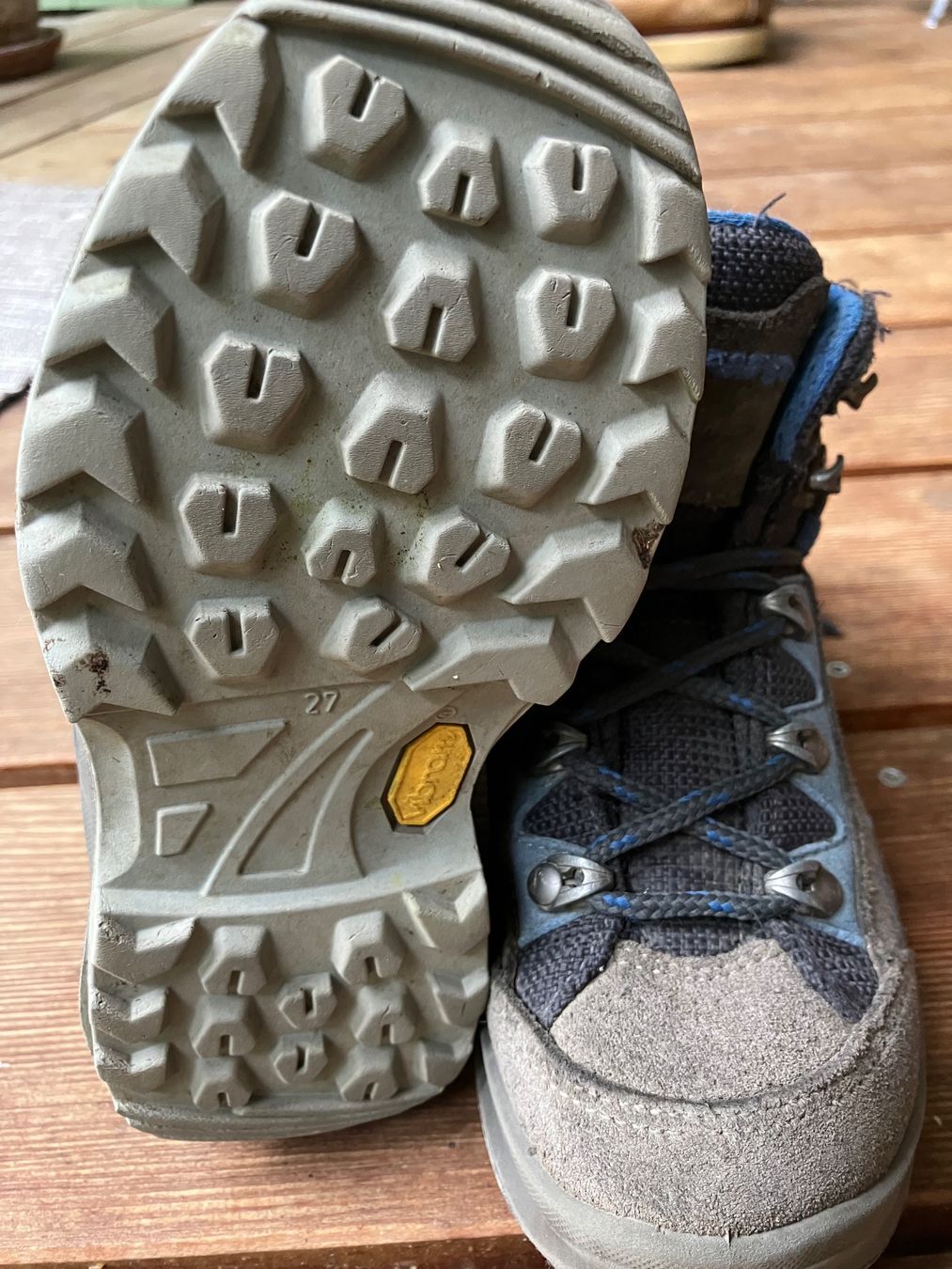 Lowa Scarpe per ragazzi: Lowa Kinderwanderschuhe Gr 27 – Usato da Basel venduto da nin_nlk9 1