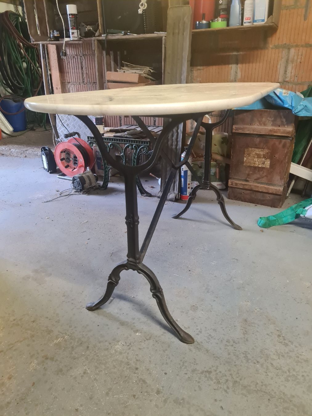 Tables: Tischli – D'occasion à Pieterlen par Lisu63 2