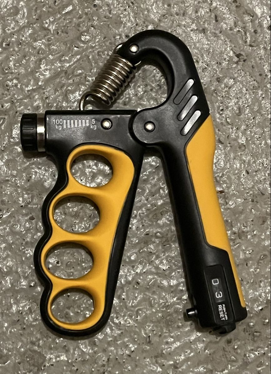 Hometrainer: Handtrainer einstellbar 5-100kg gebraucht – Gebraucht aus Bern von hispano74
