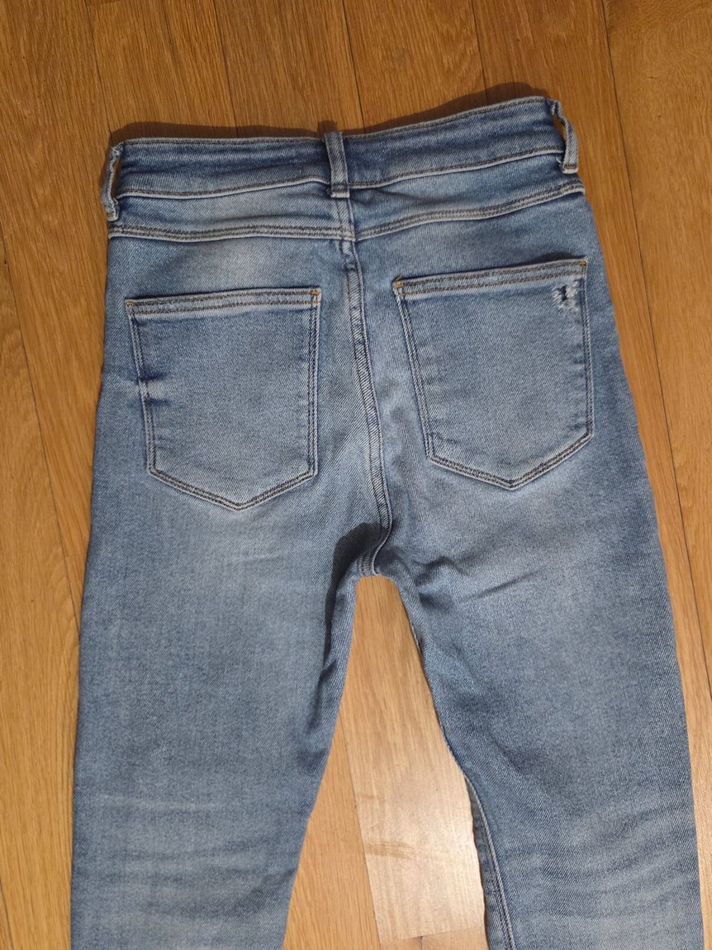 Zara Jeans: ZARA High Waist helle Jeans,Gr.36 mit Elastin – Usato da Sachseln venduto da dz1979dz 1