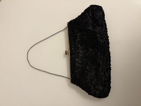Vintage Täschchen aus Seide perlenbedtickt