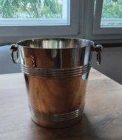 Seau à champagne en métal argenté de marque Christofle