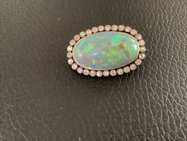 Broche avec OPALE en or 18 carats sertie de petits diamants