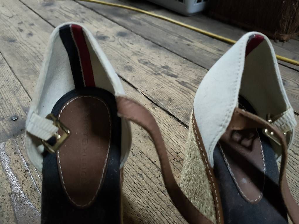 Scarpe da donna: Tommy Hilfiger Damenschuhe – Usato da Schlattingen venduto da armeFrau 1