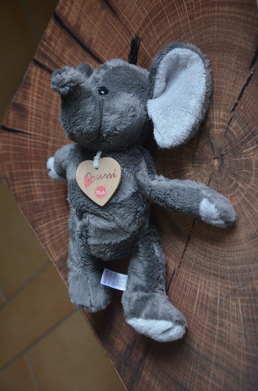Jouets: PELUCHE BUSSI ELEPHANTE – D'occasion à Chiasso par Dolly015