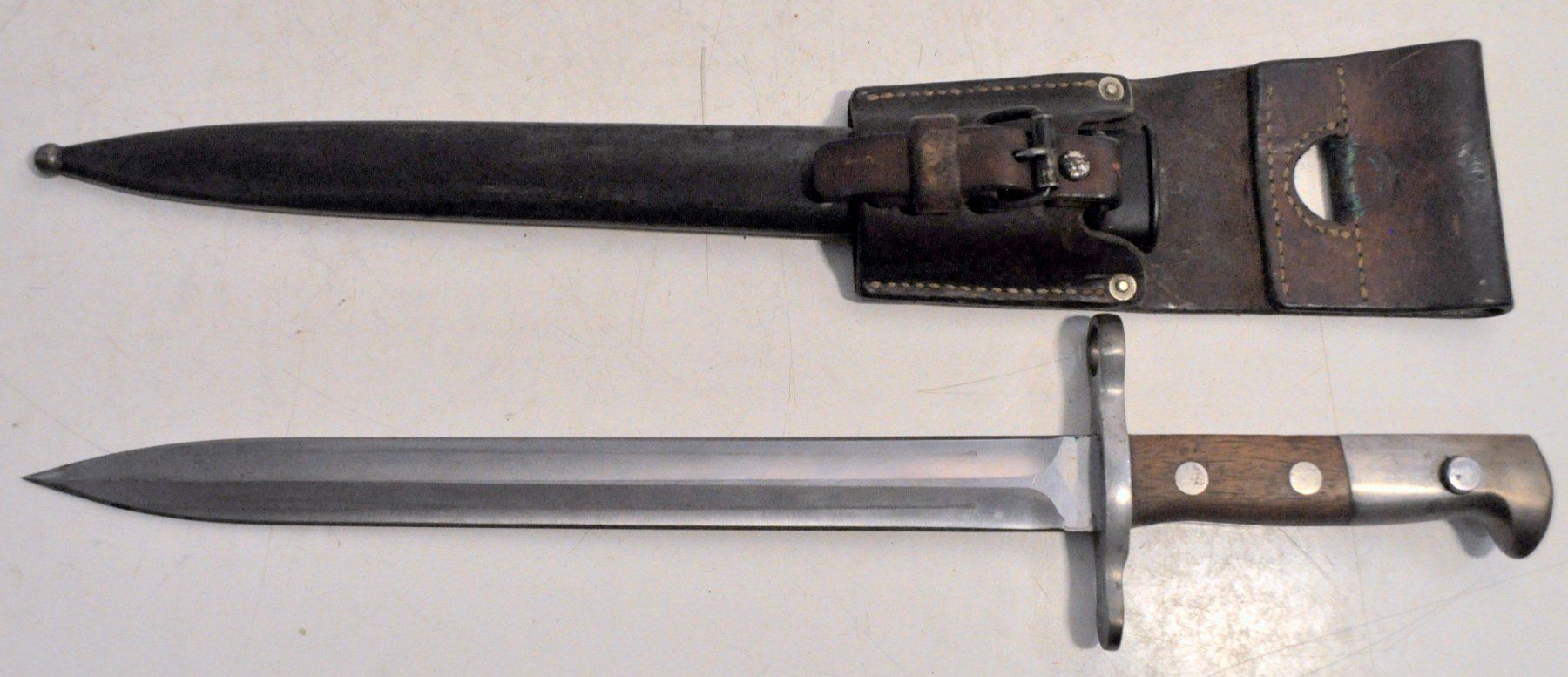 Armée suisse Armes blanches: Ancienne baïonnette armée Suisse – D'occasion à Neuchâtel par Neuchatel