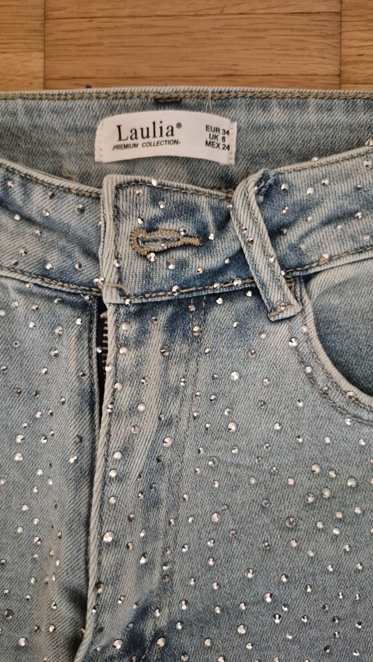 Jeans: Jeans Laulia hellblau mit Strasssteinen Grösse 34 – Usato da Suhr venduto da aura06 4