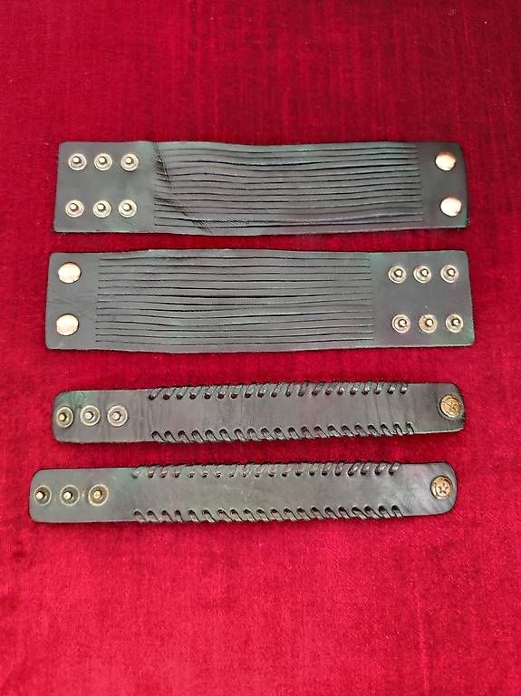 Armbänder & -reifen: 4 Stücke Leder Armreif – Neu (gemäss Beschreibung) aus Diepoldsau von Unique-Coins