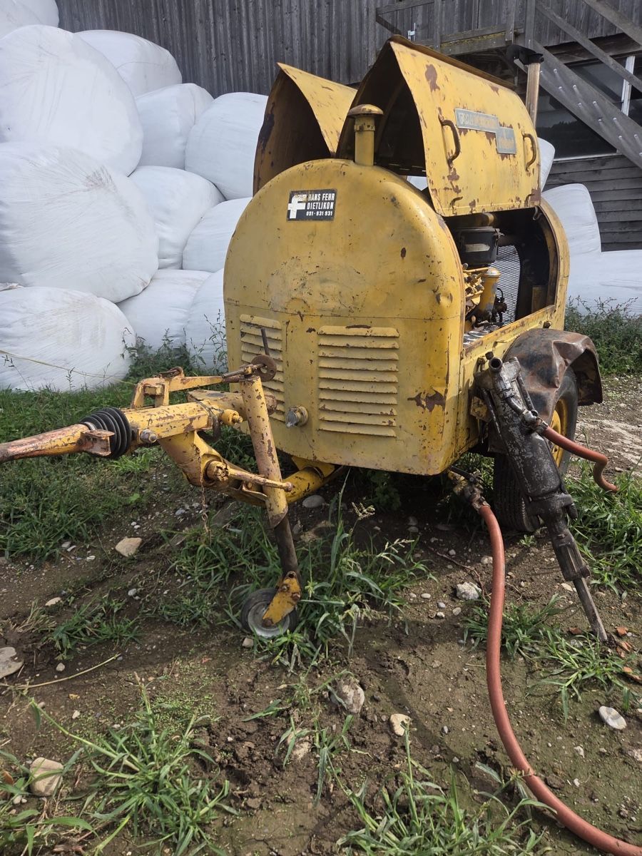 Compresseurs: Kompressor Baustelle mit Zubehör – D'occasion à Rüti ZH par Muck99 1