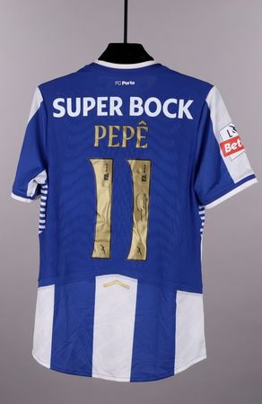 FC Porto Trikot 25/26 - Pepê Unterschrift (Trikot getragen)