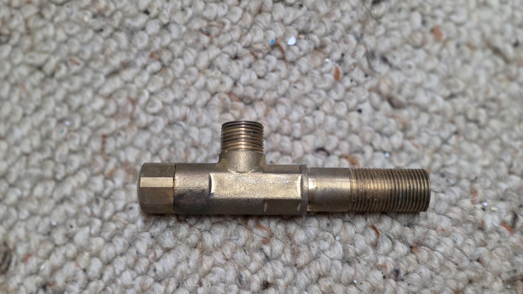 Rubinetteria: Robinet d'arrêt équerre 3/8 x 3/8 – Usato da Bionnens venduto da Meg011