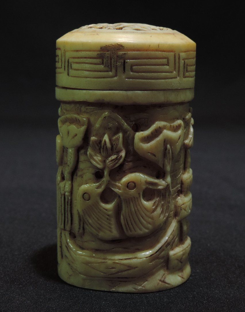 Figurines: chinesischer Grillenkäfig, Schnitzerei mit Deckel – D'occasion à Duggingen par roterbambus