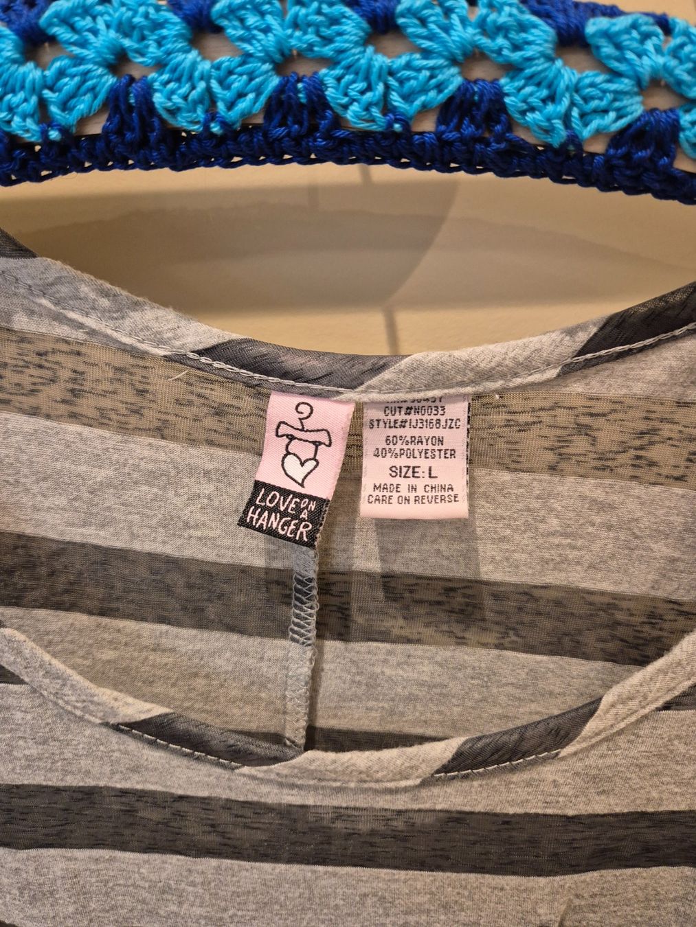 Maglioni & Felpe: Love on a Hanger Pulli, Grau/Schwarz gestreift, Gr. L – Usato da Dietikon venduto da grafad 2