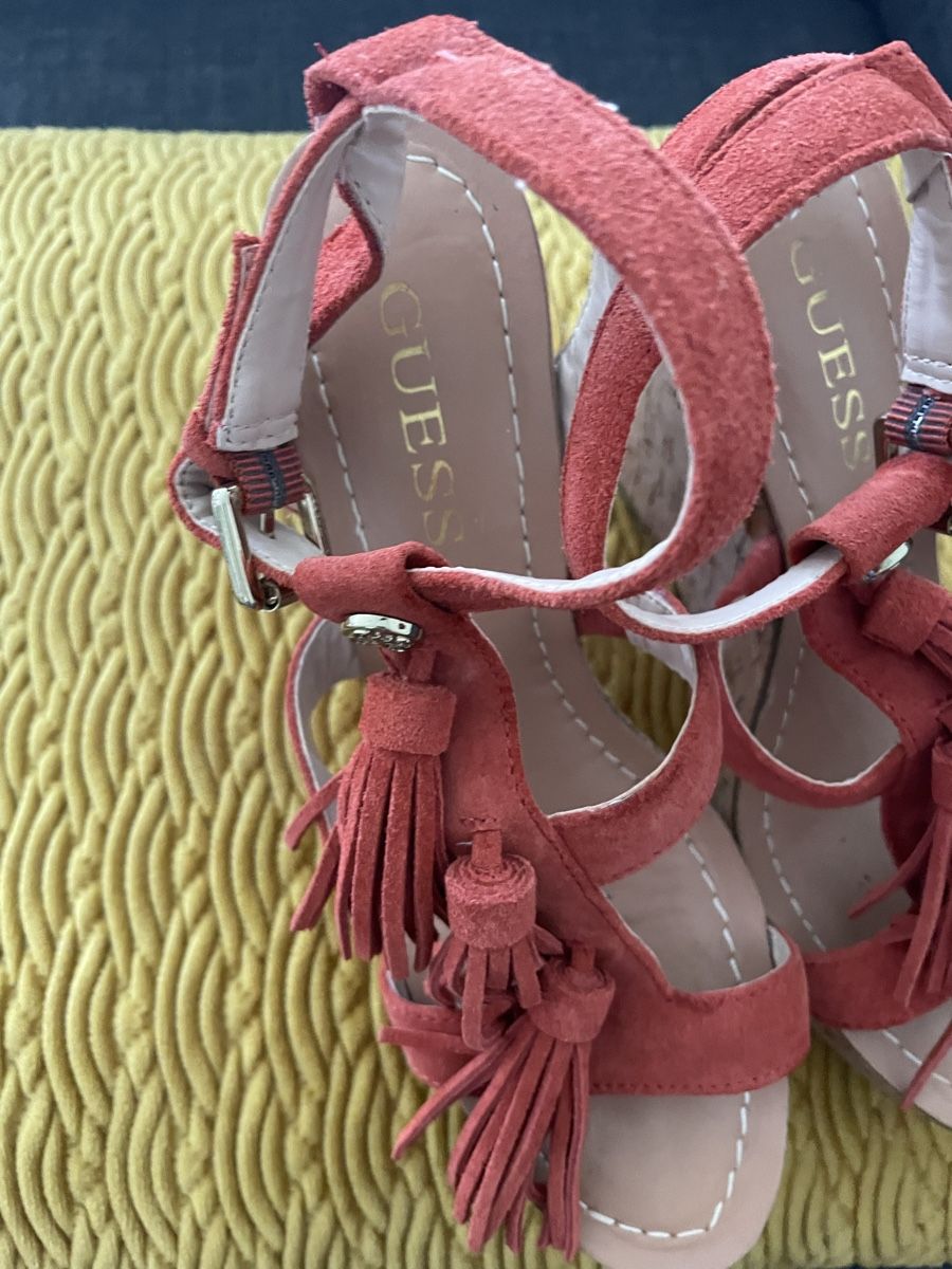 Guess Scarpe da donna: Guess Sandalen Gr. 37 – Usato da HORGEN venduto da paris007 1