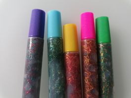 Quasi neu: 5 Glitter Glue Stifte