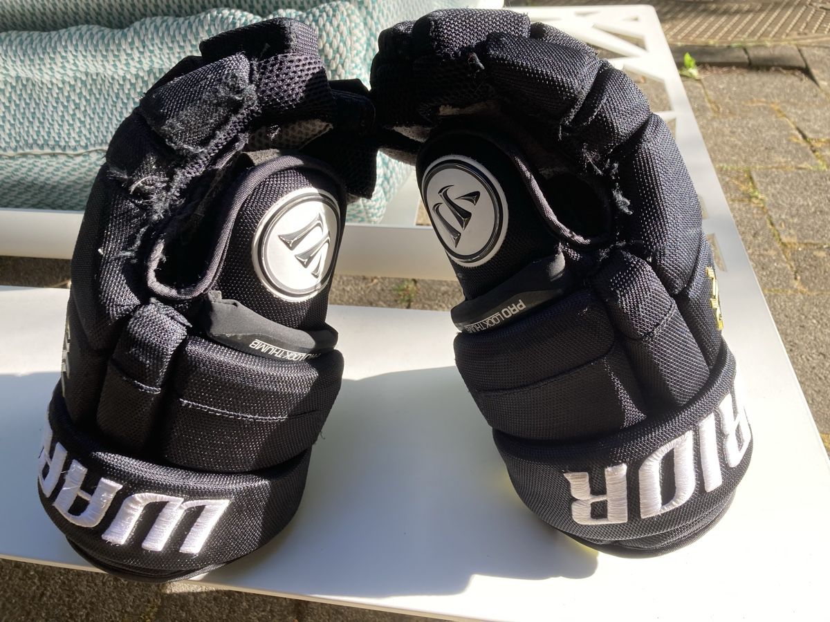 Handschuhe & Handstulpen: Eishockey Handschuhe Warrior – Gebraucht aus Winterthur von niemim