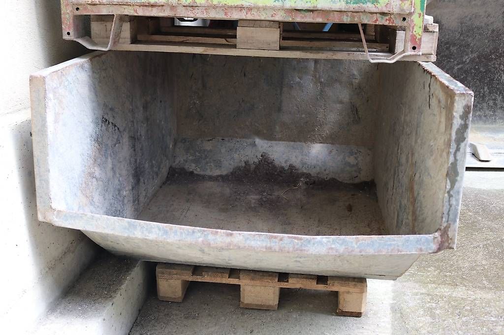 Contenitori edile: Aushubkübel ca. 0.8 m3 – Usato da Unteriberg venduto da Konstibau 1