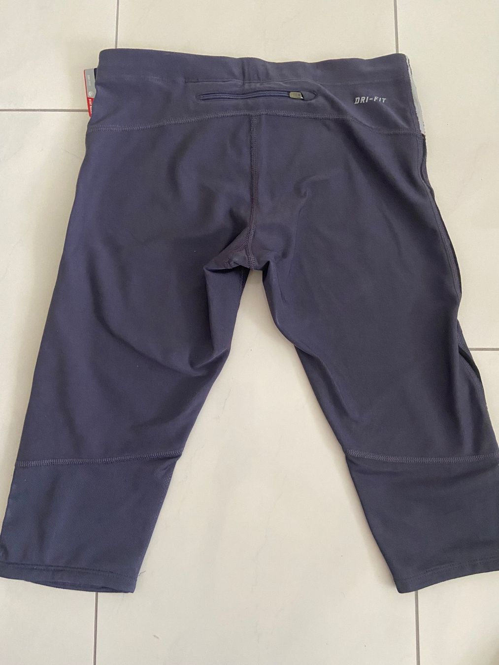 Nike Leggings: Nike 3/4 Tights Gr. S neu – Gebraucht aus Zürich von es8046 3