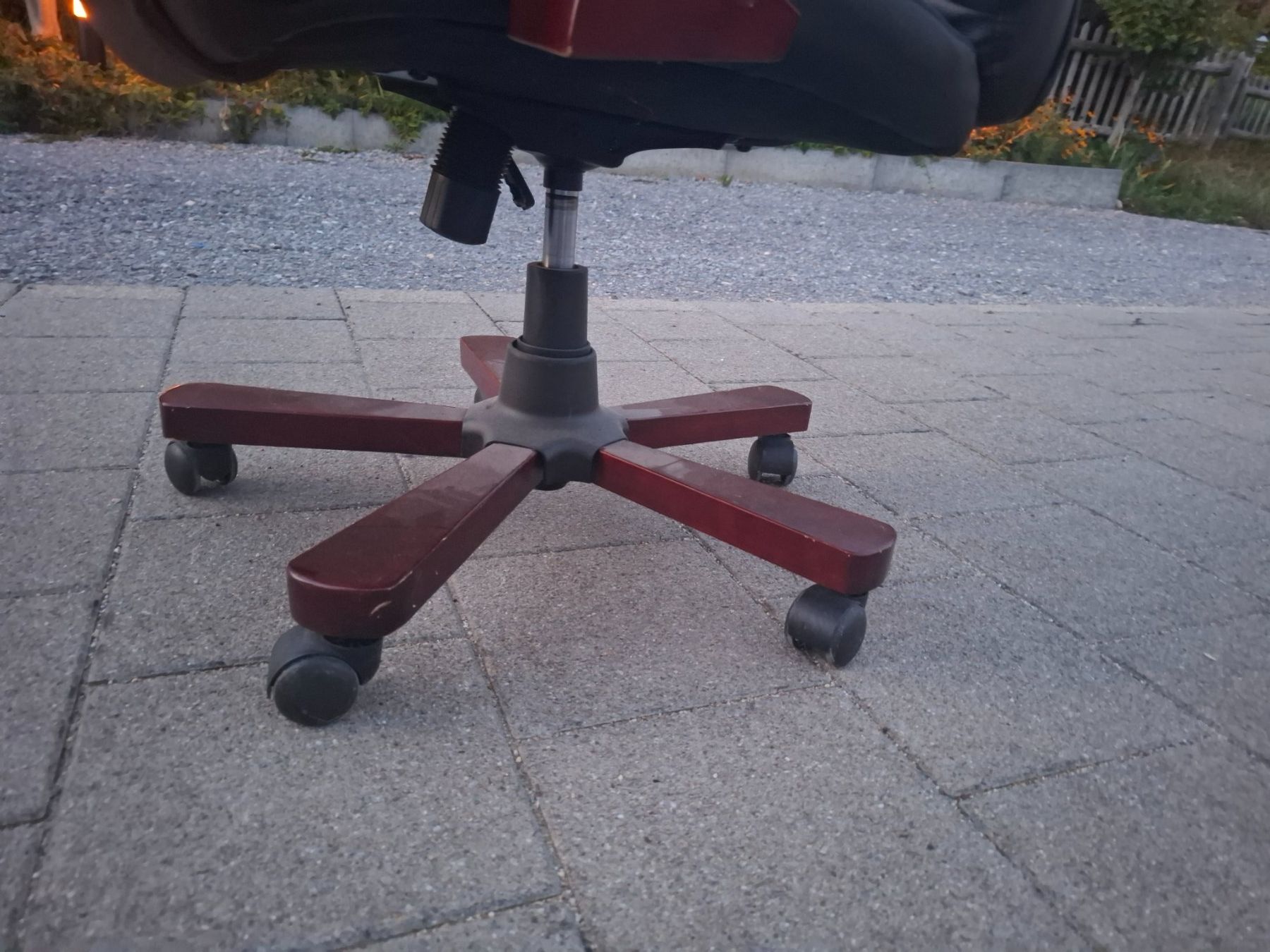 Sedie: Lederstuhl – Usato da Zihlschlacht venduto da ena_n99x 4