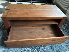 Couchtisch aus Massivholz – zeitlos & hochwertig