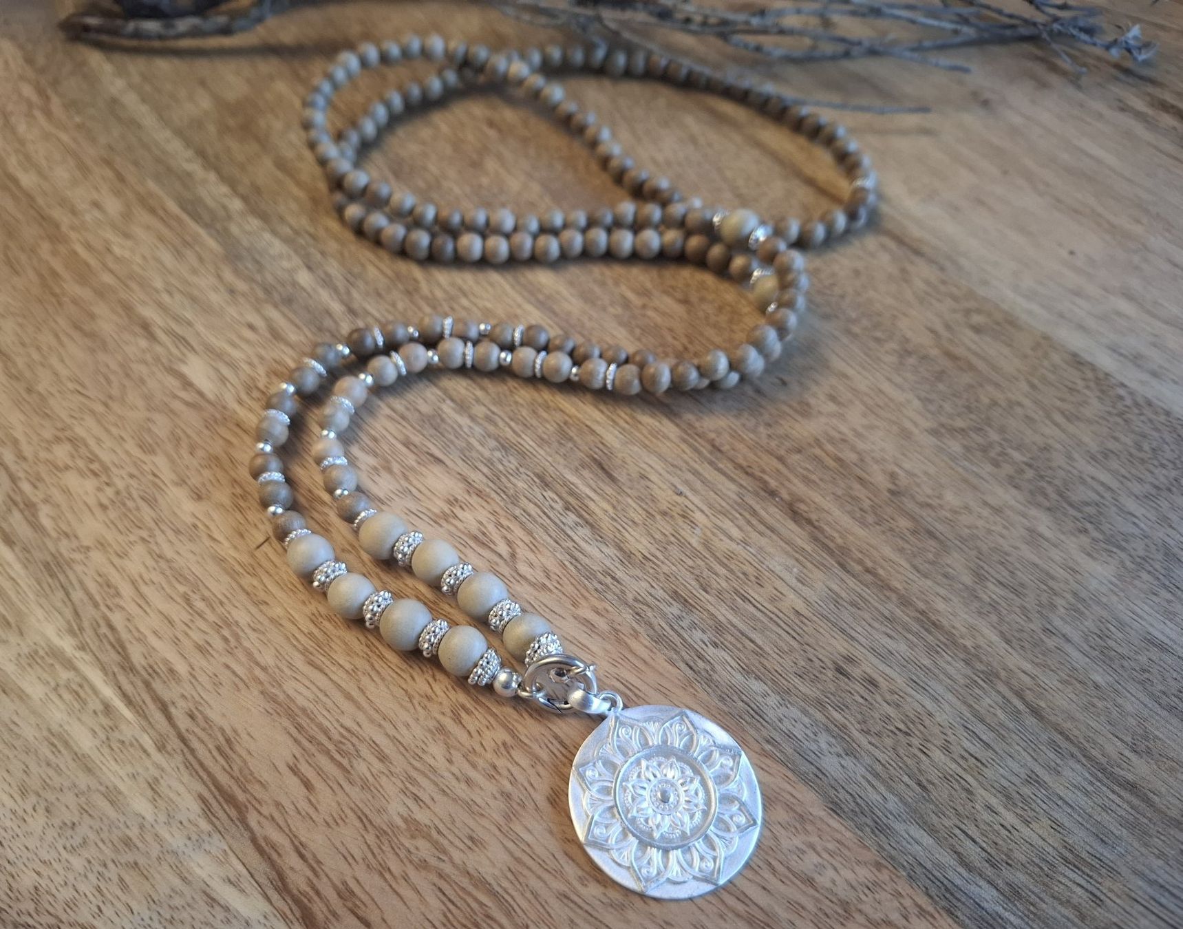 Catenine: WOOD - Holzkette - Silber - beige-écru – Nuovo e nell'imballaggio originale da Mühlethal venduto da nicita-modeschmuck 2