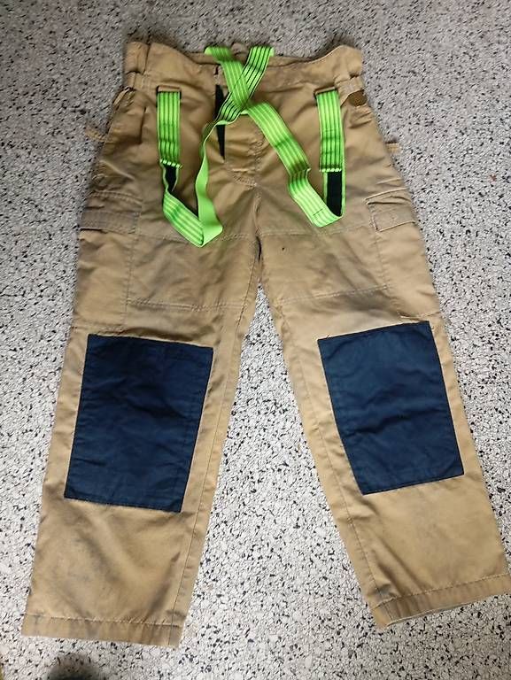 Pantaloni: Feuerwehr Hose – Usato da Basel venduto da Petergunn