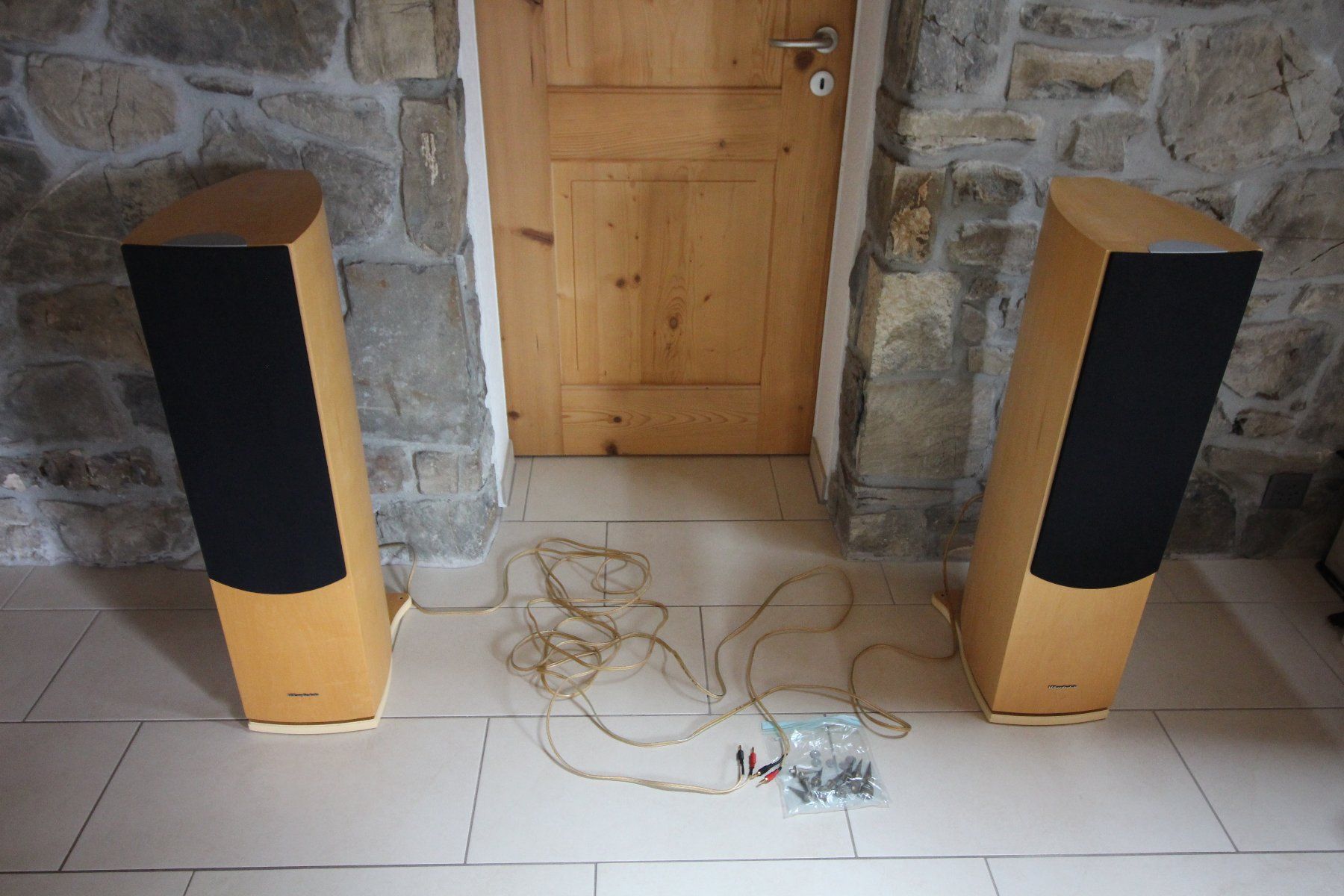 Wharfedale Casse acustiche: Wharfedale Pacific Evo 30 (x2) – Usato da Val d'Illiez venduto da DounCH