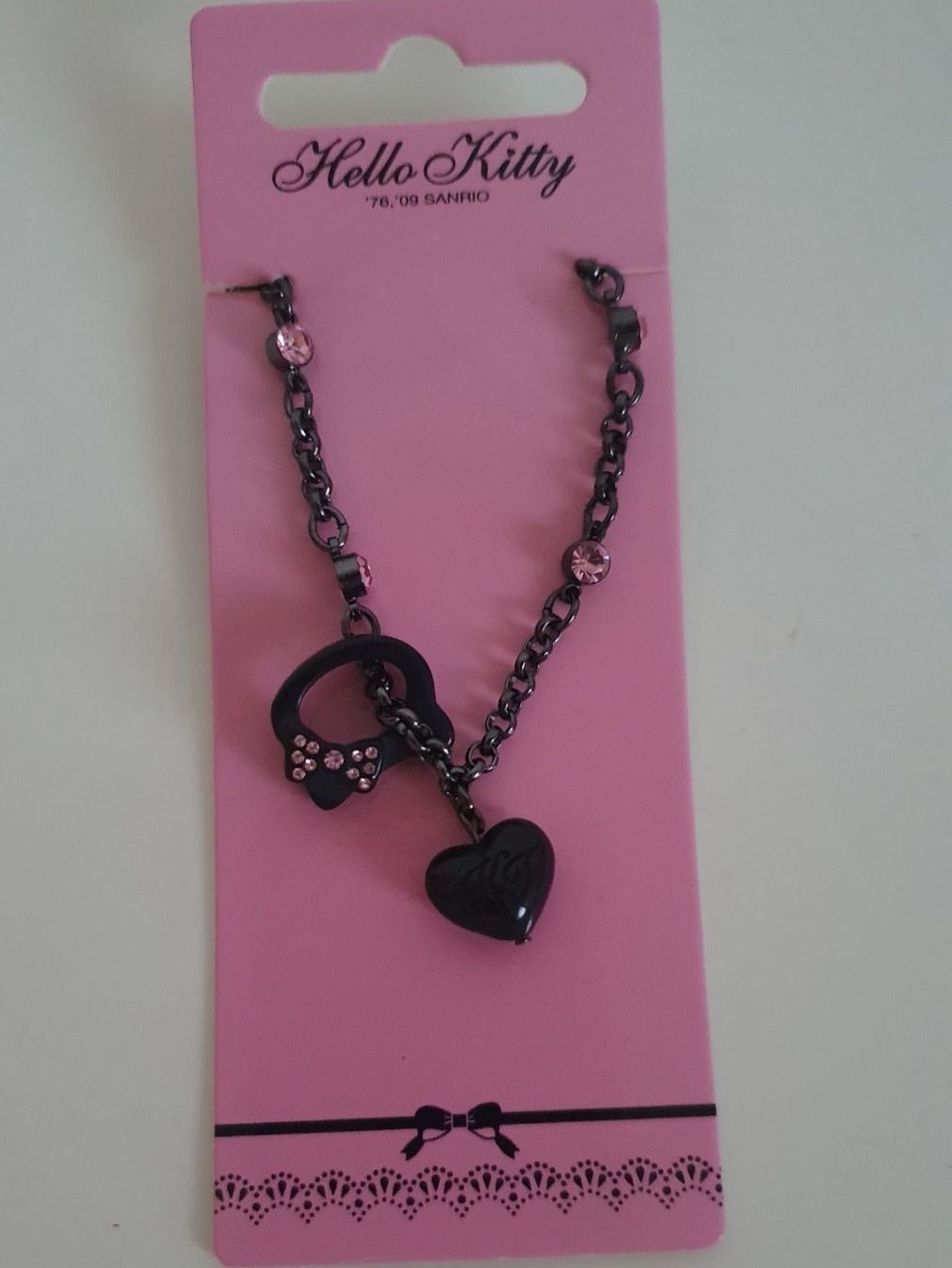 Bracelets: Bracelet Hello Kitty – Neuf avec emballage d'origine à St-Prex par Allymcchou