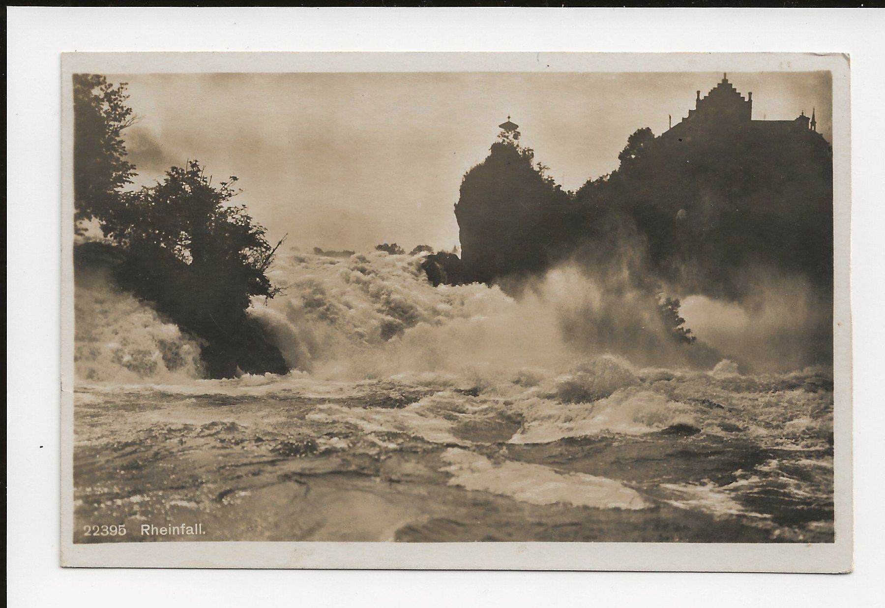 Cartoline postali: AK ca. 1940 Rheinfall mit viel Wasser – Usato da Greifensee venduto da 315WDO