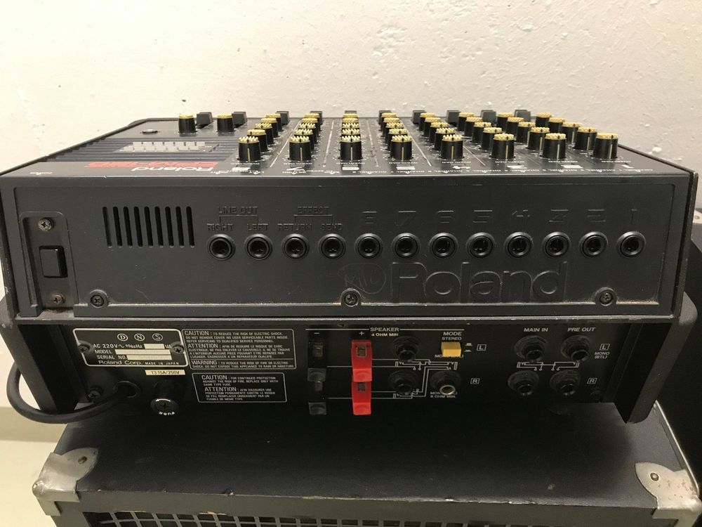 Roland Verstärker Mixer CPM120 mit 2 Lautsprecherboxen Kaufen auf