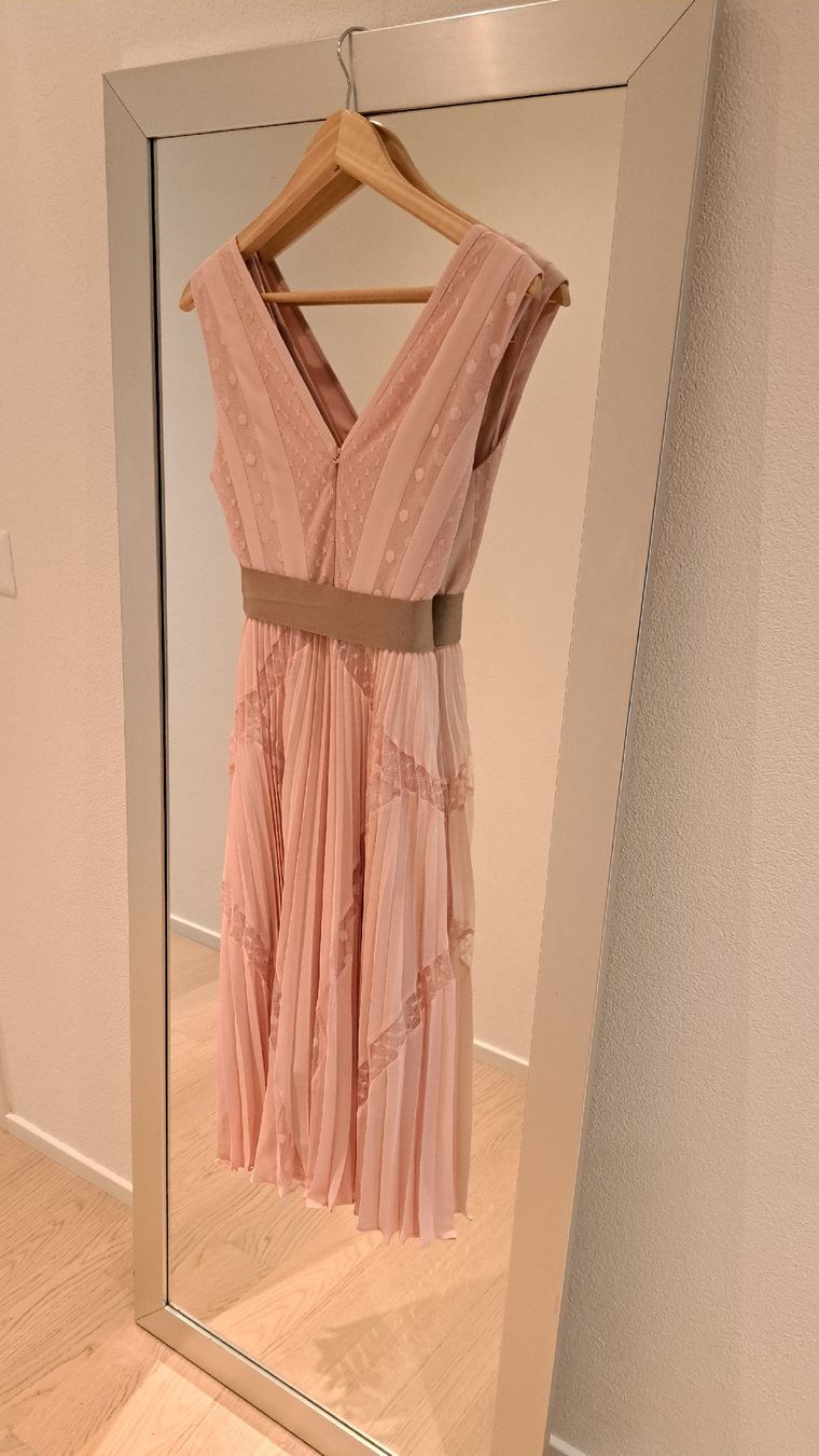 Vestiti: Elegantes Cocktailkleid Rosé Gr 36 – Usato da Dietlikon venduto da H.Anne