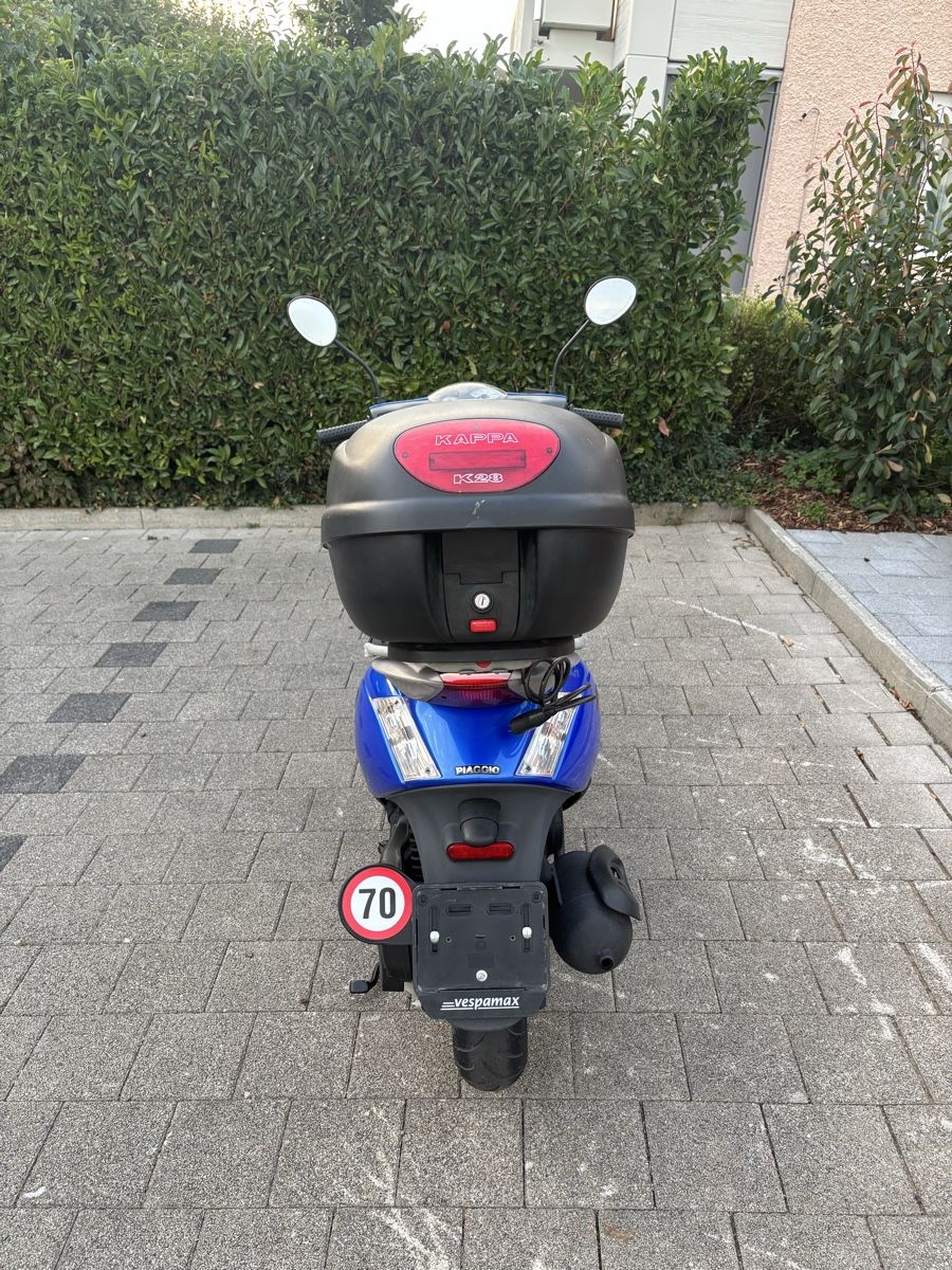 Piaggio Strasse: Roller Piaggio Zip 100 4T blau mit Topcase. Top! – Gebraucht aus Weiningen ZH von GriederRemarket 2